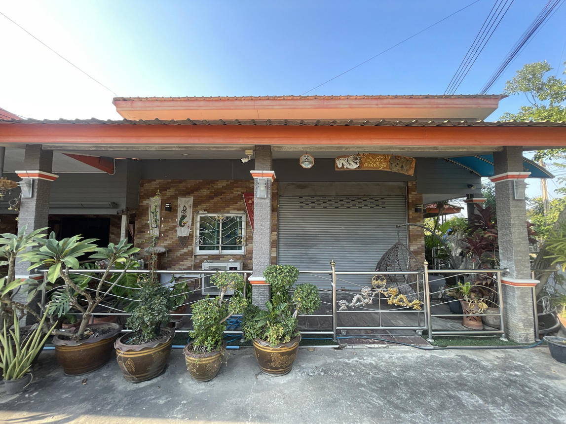 บ้านเดี่ยว ในเมืองนอกโครงการ เพื่อการพักผ่อนอย่างสุขสบาย ในนครปฐม