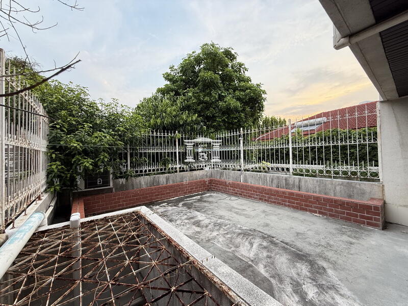 44893 - ลดแรงระดับ Rare Item! ทาวน์เฮ้าส์ในเย็นอากาศ ใกล้ One Bangkok ลด 3 ล้าน เหลือเพียง 25.9 ล้าน, Bangkok