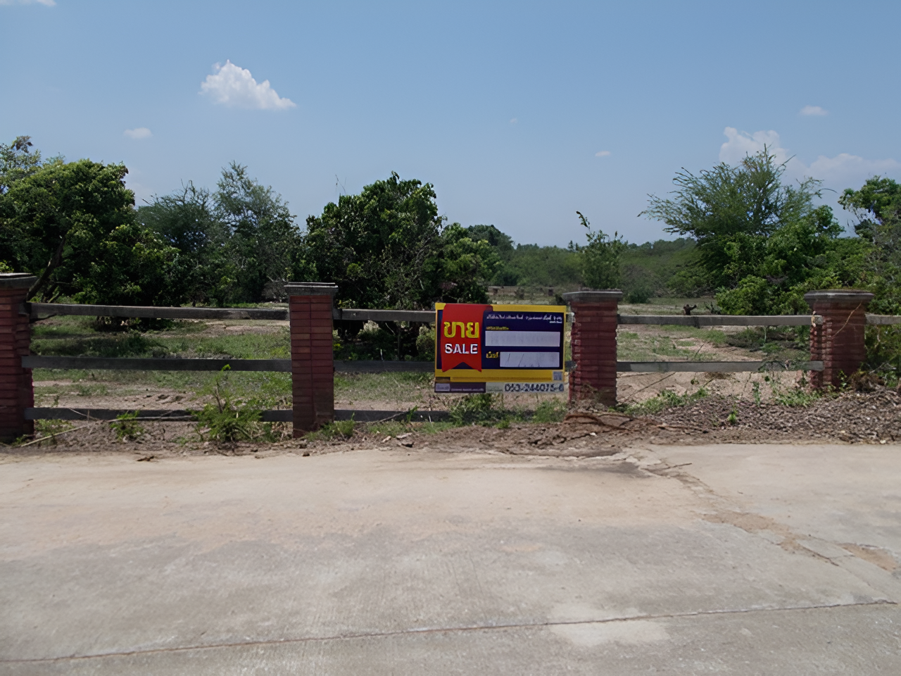 Empty land, Chiang Mai's Jhong Chareon Homestead Project.