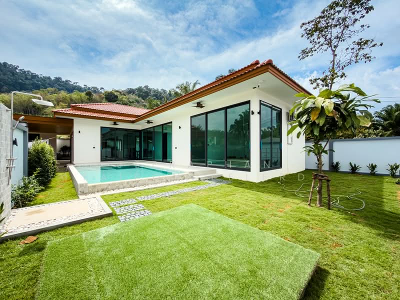 New Modern Villa for Sale in the Heart of Ao Nang, Krabi, Krabi