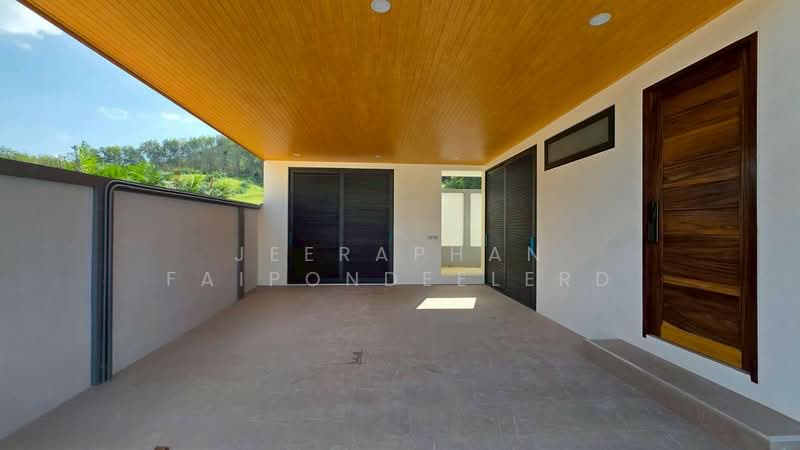 New Modern Villa for Sale in the Heart of Ao Nang, Krabi, Krabi