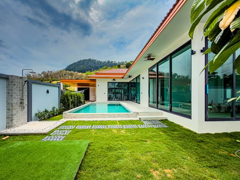 New Modern Villa for Sale in the Heart of Ao Nang, Krabi, Krabi