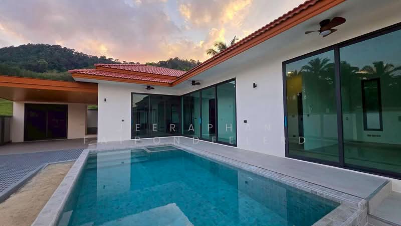New Modern Villa for Sale in the Heart of Ao Nang, Krabi, Krabi