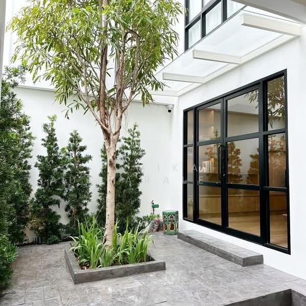 4-BR Townhouse, Bangkok