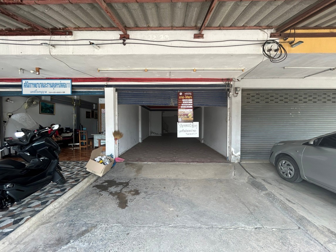 Commercial House Outside Nong Suea Project, Nong Suea, Pathum Thani