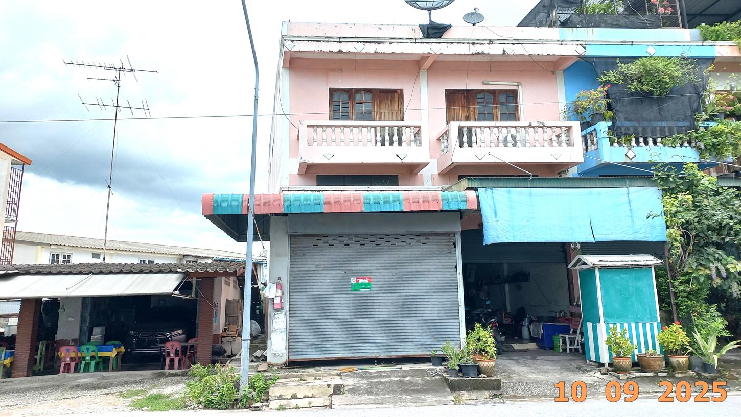 Commercial Townhouse in Ban Bung, Chonburi