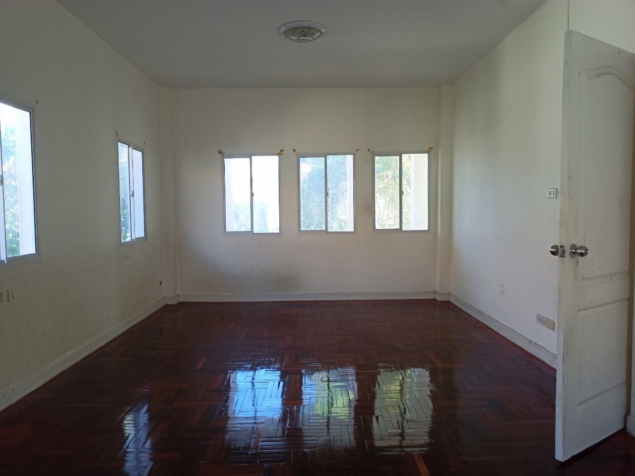 Baan Lalin In The Park Wongwaen – Rattanathibet