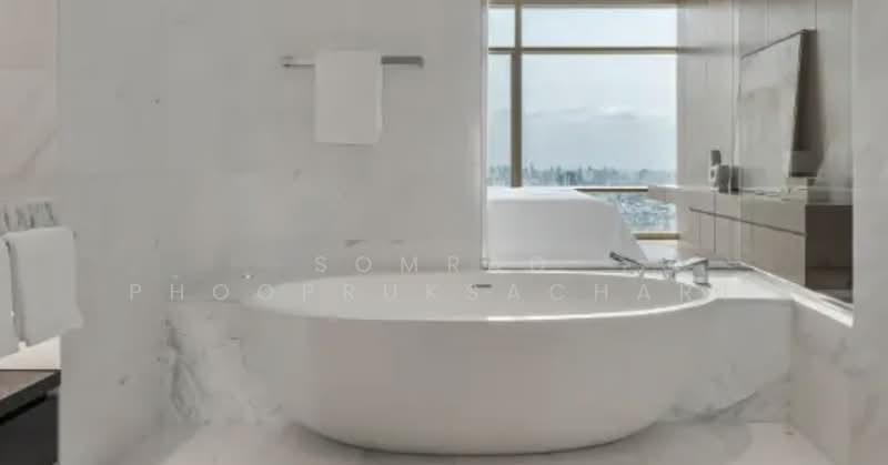 Four Seasons Private Residences, Bangkok
