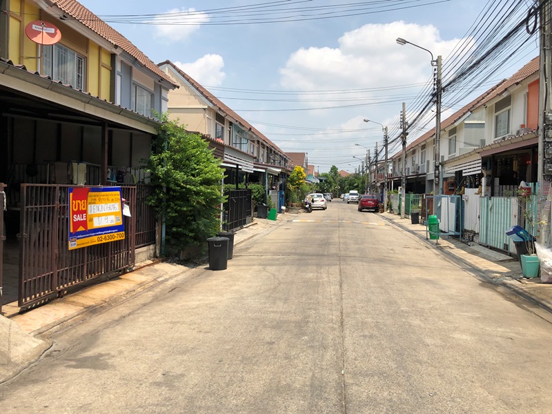 ทาวน์เฮ้าส์ โครงการบ้านพฤกษา 45 บางบัวทอง-ลาดปลาดุก