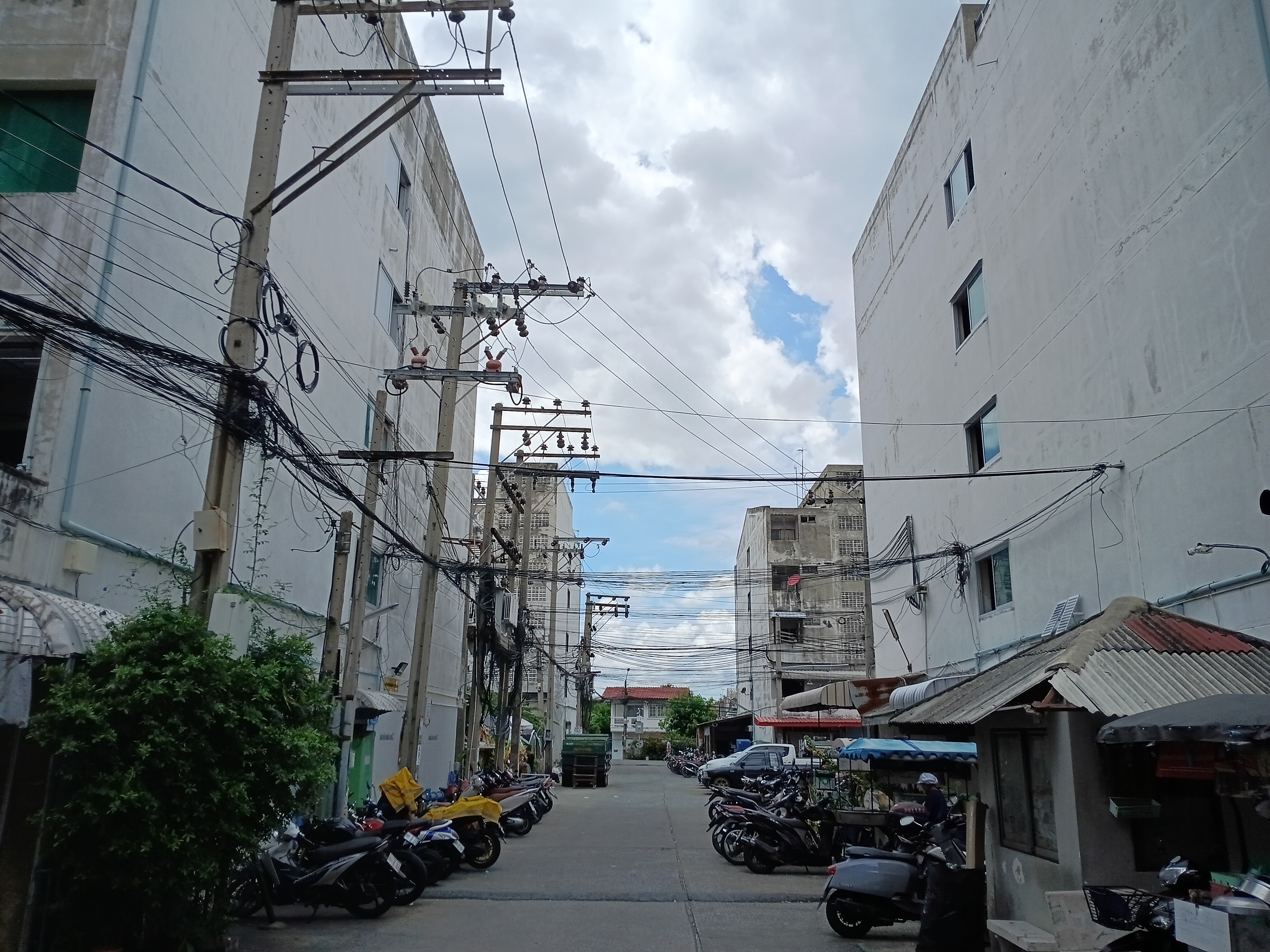 ห้องชุดพักอาศัย โครงการแอร์พอร์ต คอนโดมิเนียม