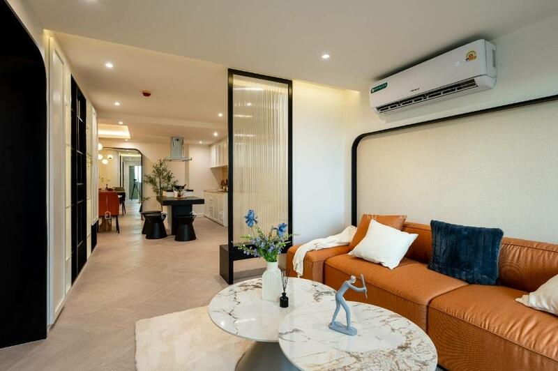 Le Nice Ekamai, Bangkok