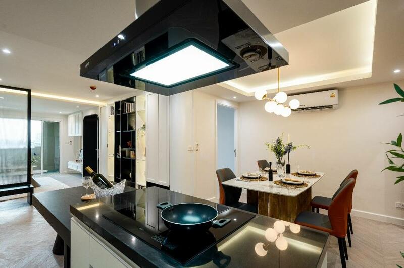 Le Nice Ekamai, Bangkok