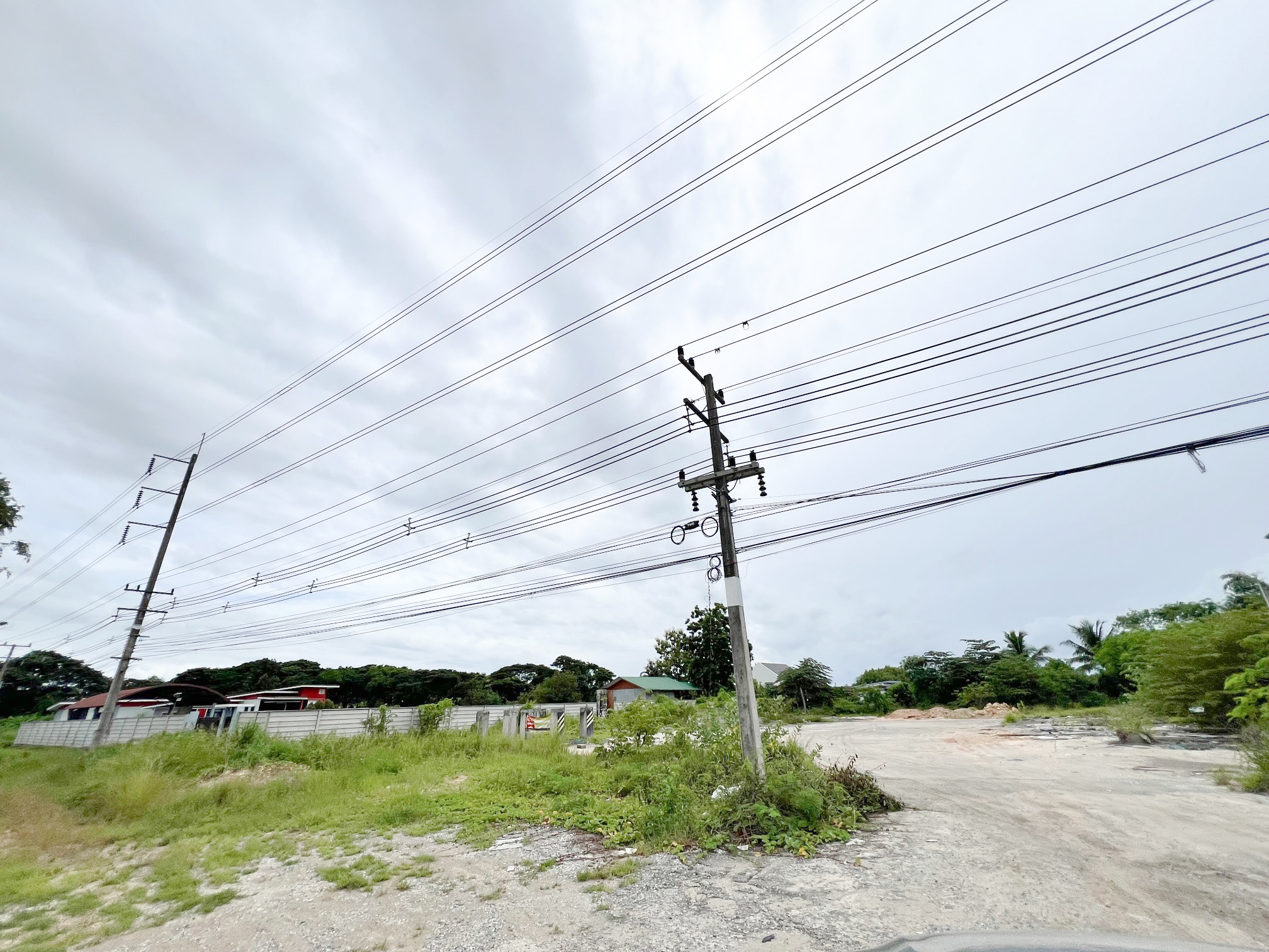 ที่ดินเปล่า ลำพูน ติดถนนสายลำปาง-เชียงใหม่ (ทล.11)