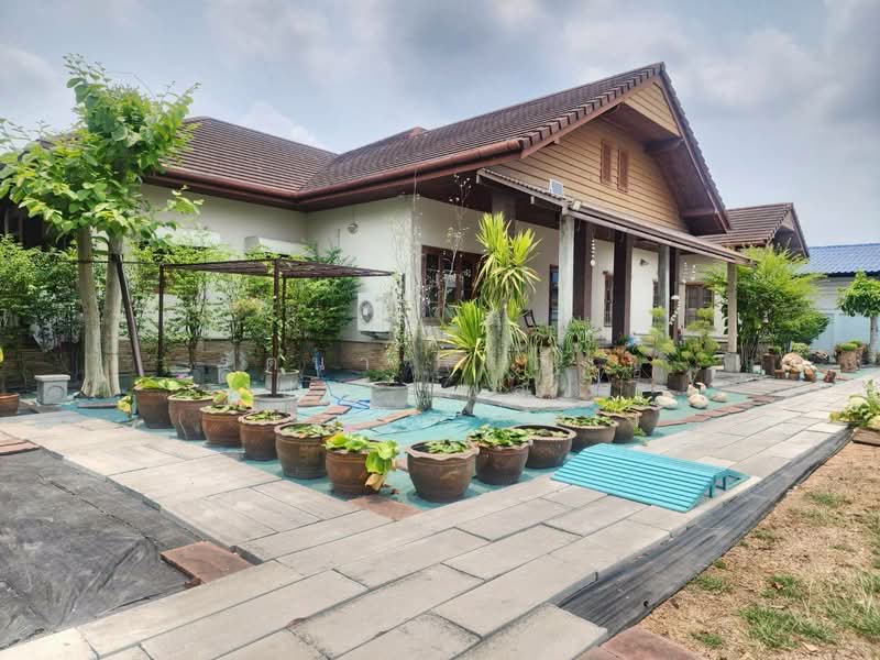Maitrijit, Bangkok