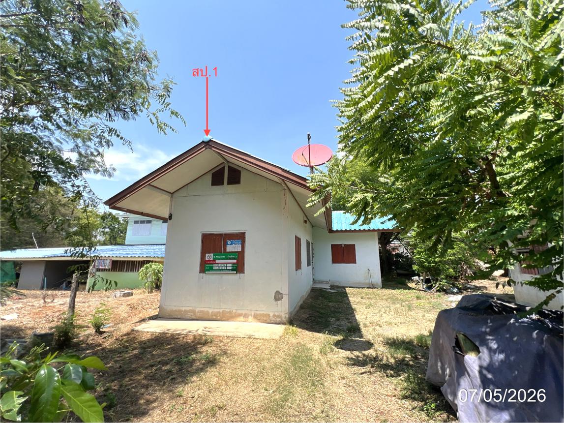 Single-detached house in Chai Nat Province, facing the Ka Canal.