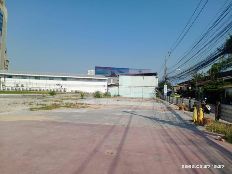 ขาย ที่ดินพระราม 4 เนื้อที่ 3 ไร่ ถนนคอนกรีตกว้างประมาณ 6-8 m. เขตทางกว้าง 20 m. หน้ากว้าง 121 m., Bangkok