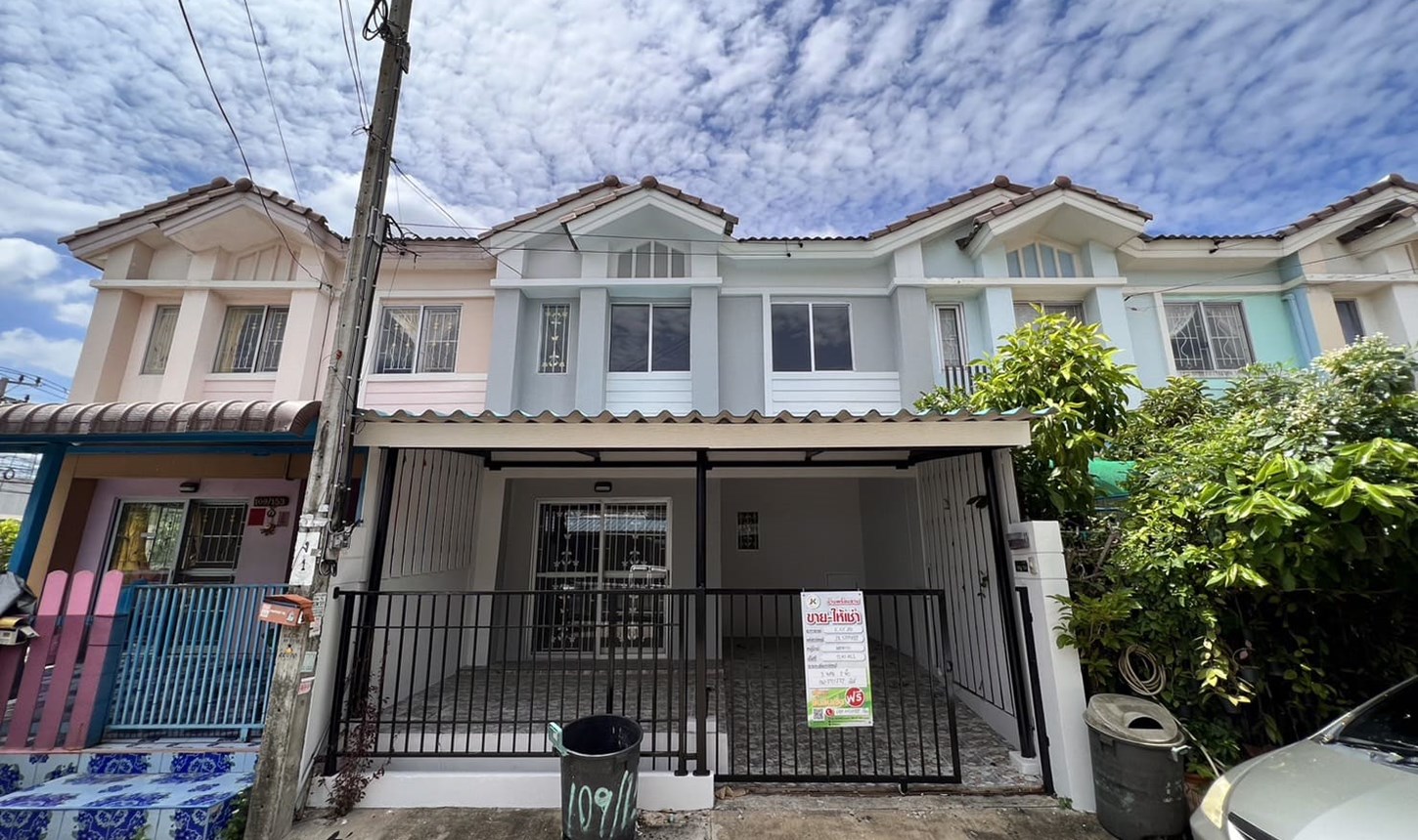 Townhouse in Muban Prueksa 51 Ladkrabang Bangkok