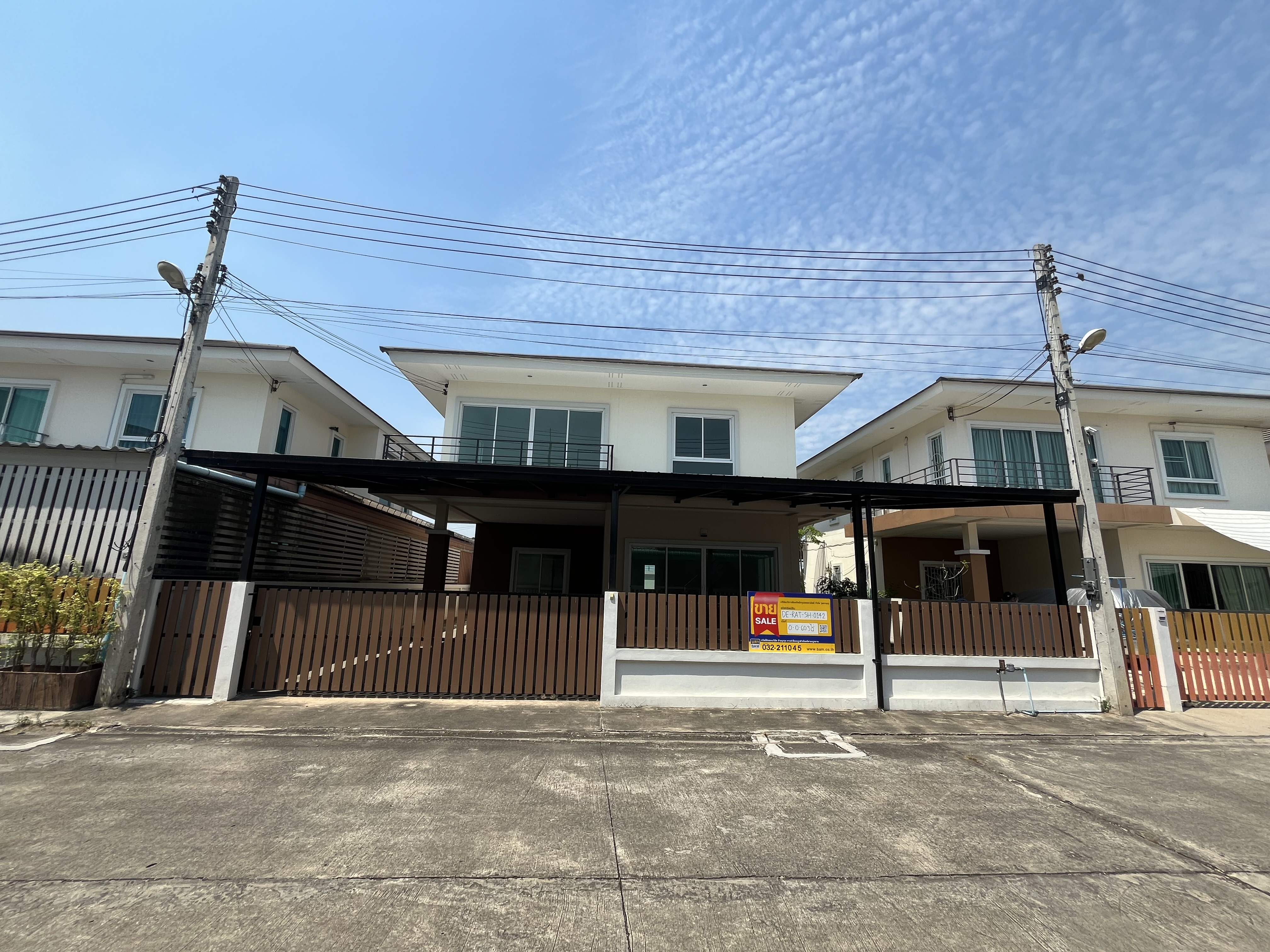 บ้านเดี่ยว โครงการปัถยะกร ราชบุรี : ปรับปรุงใหม่ มีพื้นที่ใช้สอย 120 ตารางเมตร 2 ห้องนอน 2 ห้องน้ำ สภาพบ้านใหม่ สภาพแวดล้อมดี มีถนนกว้าง 4 เมตร มีที่จอดรถ 1 คัน