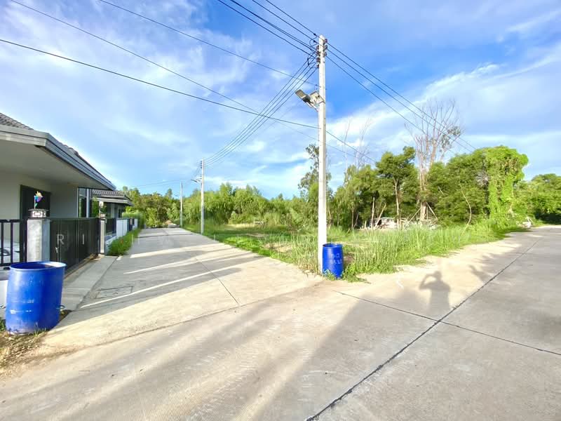 Land for sale in Taphong, filled in, area 52 sq.w., next to concrete road, Takad Sai 1,, Rayong