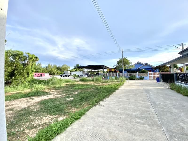 Land for sale in Taphong, filled in, area 52 sq.w., next to concrete road, Takad Sai 1,, Rayong
