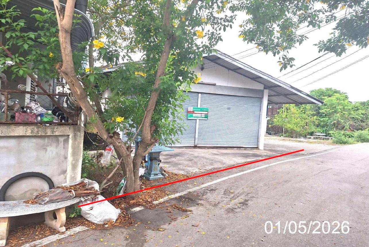 Single-Story House in Pa Sang, Lamphun
