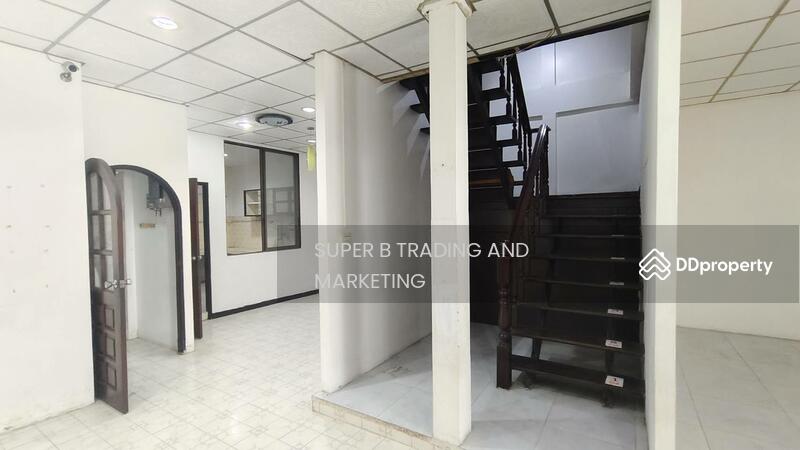 ขายทาวน์เฮ้าส์ 31 ตร.วา หมู่บ้านชลาธร สาธุประดิษฐ์ 57, Bangkok