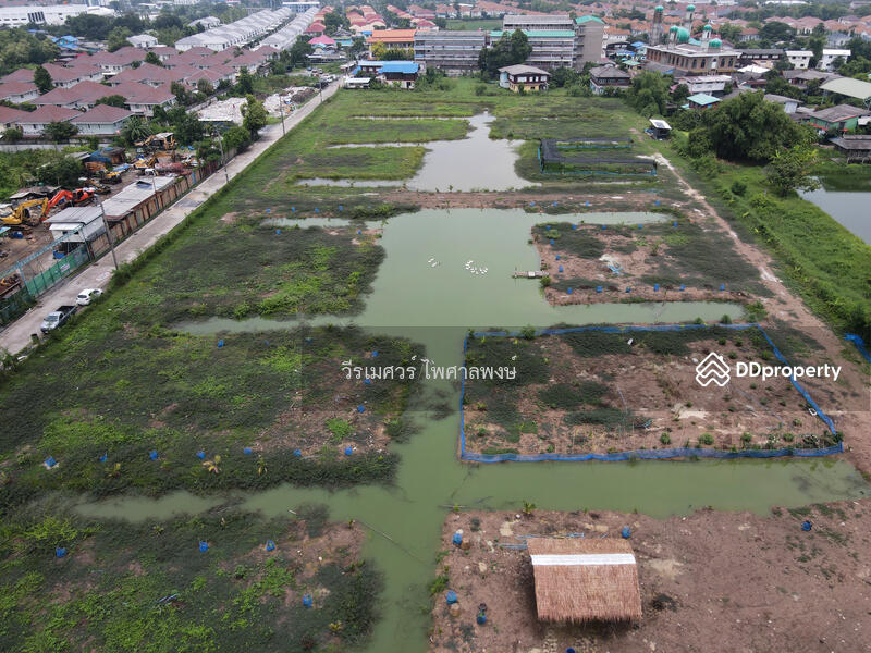 ขายที่ดินแปลงใหญ่ ติดถนนเฉลิมพระเกียรติ ร.9 กว้าง 4 เลน (เหมาะสร้าง สำนักงาน + โครงการจัดสรร) 15 ไร่, Bangkok