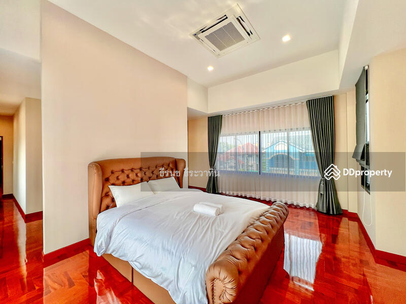 3-BR Luxury Pool Villa, Phahonyothin 56, Bangkok