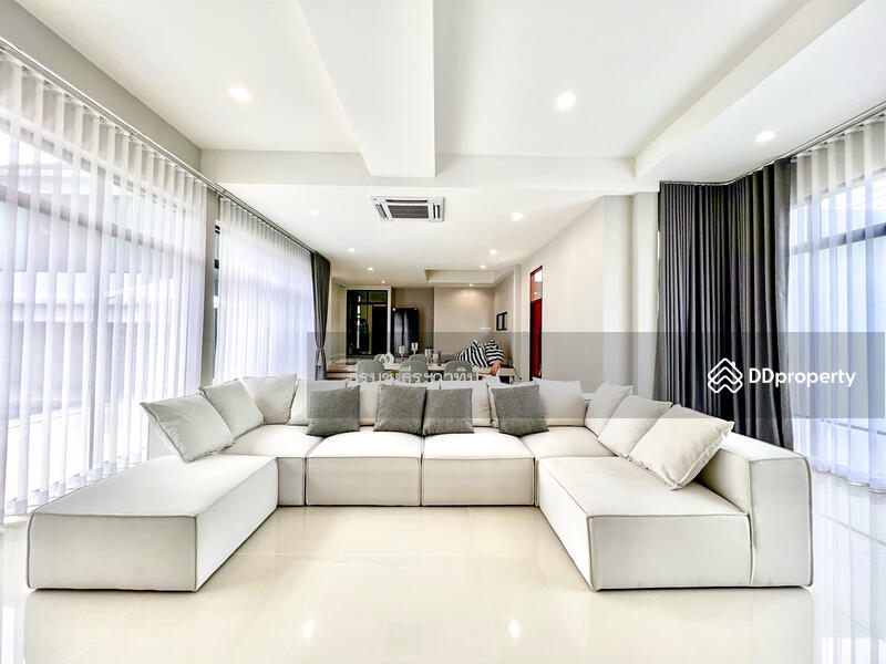 3-BR Luxury Pool Villa, Phahonyothin 56, Bangkok