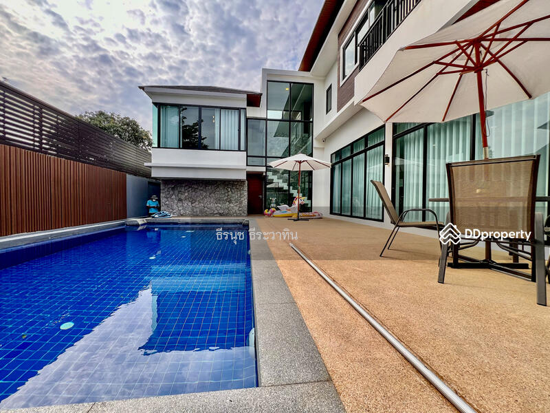 3-BR Luxury Pool Villa, Phahonyothin 56, Bangkok