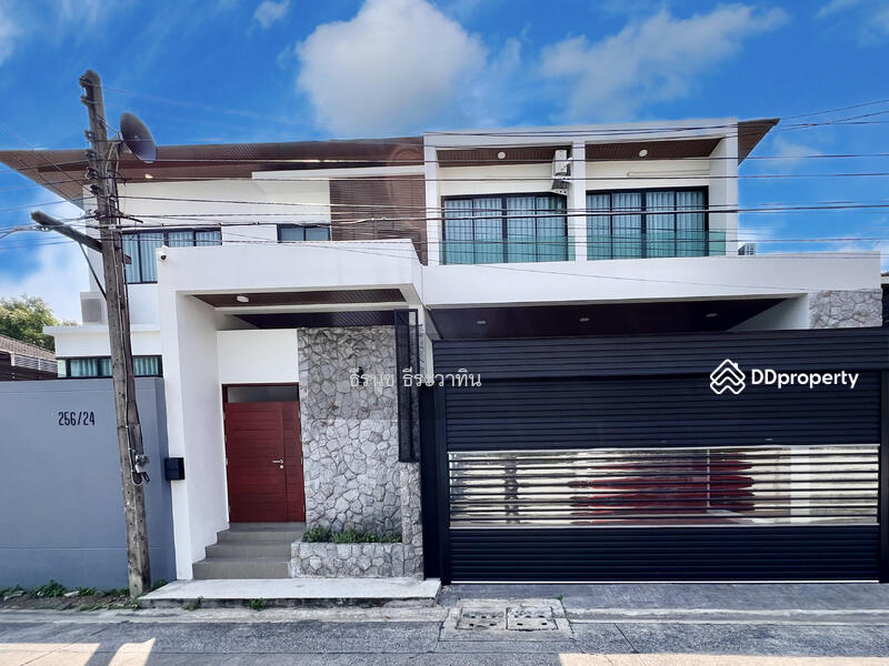 3-BR Luxury Pool Villa, Phahonyothin 56, Bangkok