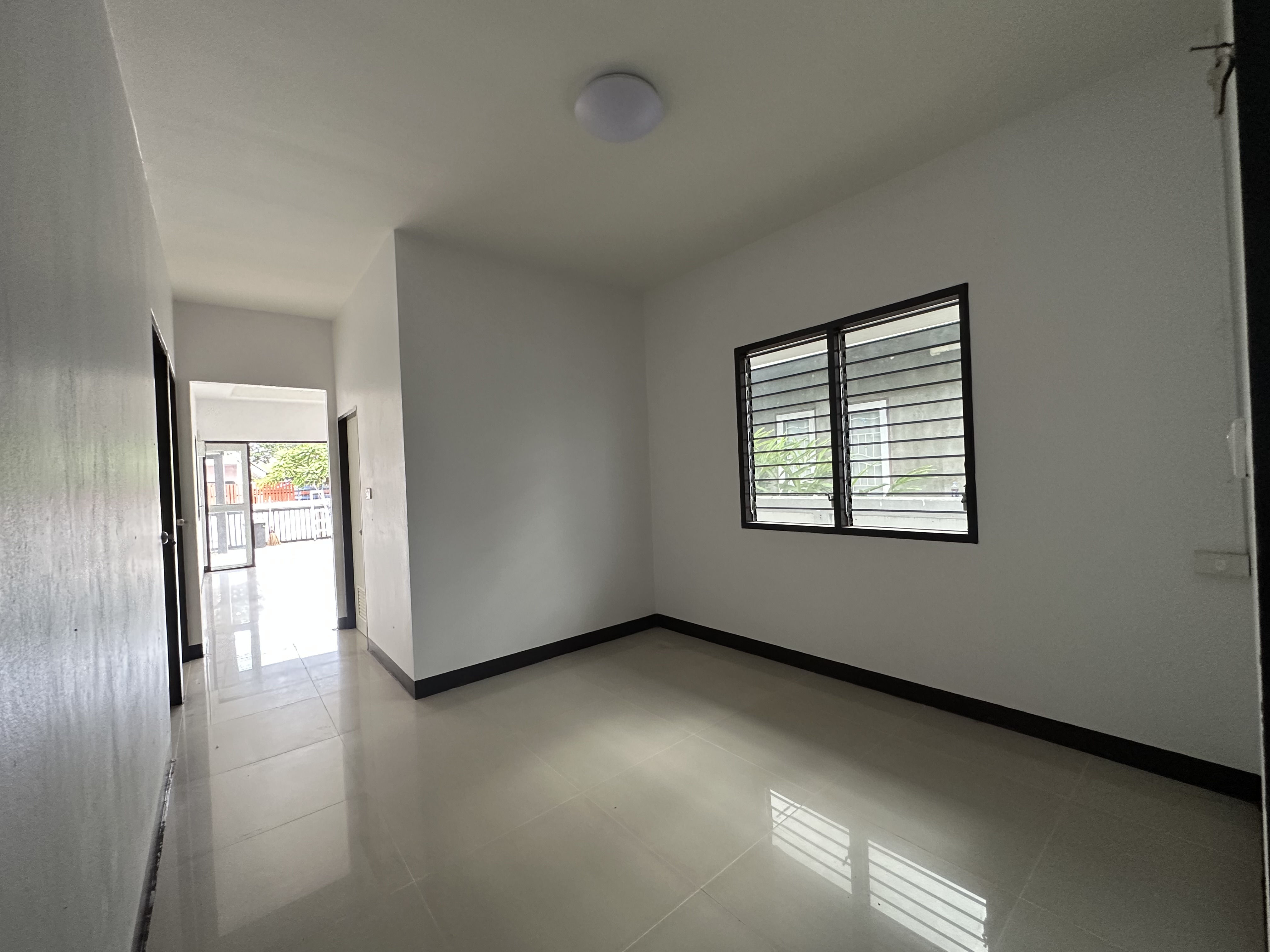 บ้านเดี่ยว โครงการสุรัตน์ฟอร์เรสต์ บ้านฉาง : ปรับปรุงใหม่