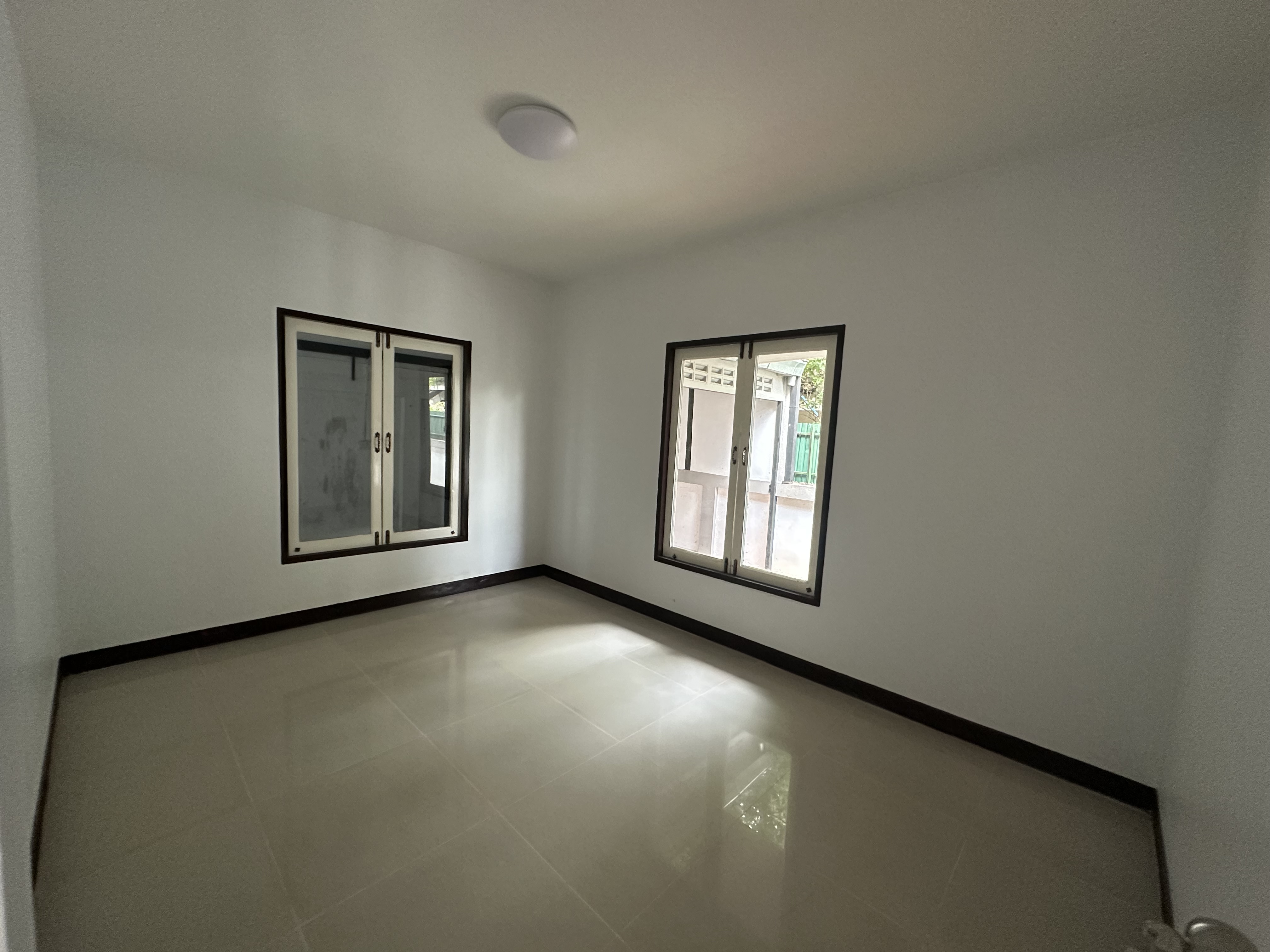 บ้านเดี่ยว โครงการสุรัตน์ฟอร์เรสต์ บ้านฉาง : ปรับปรุงใหม่