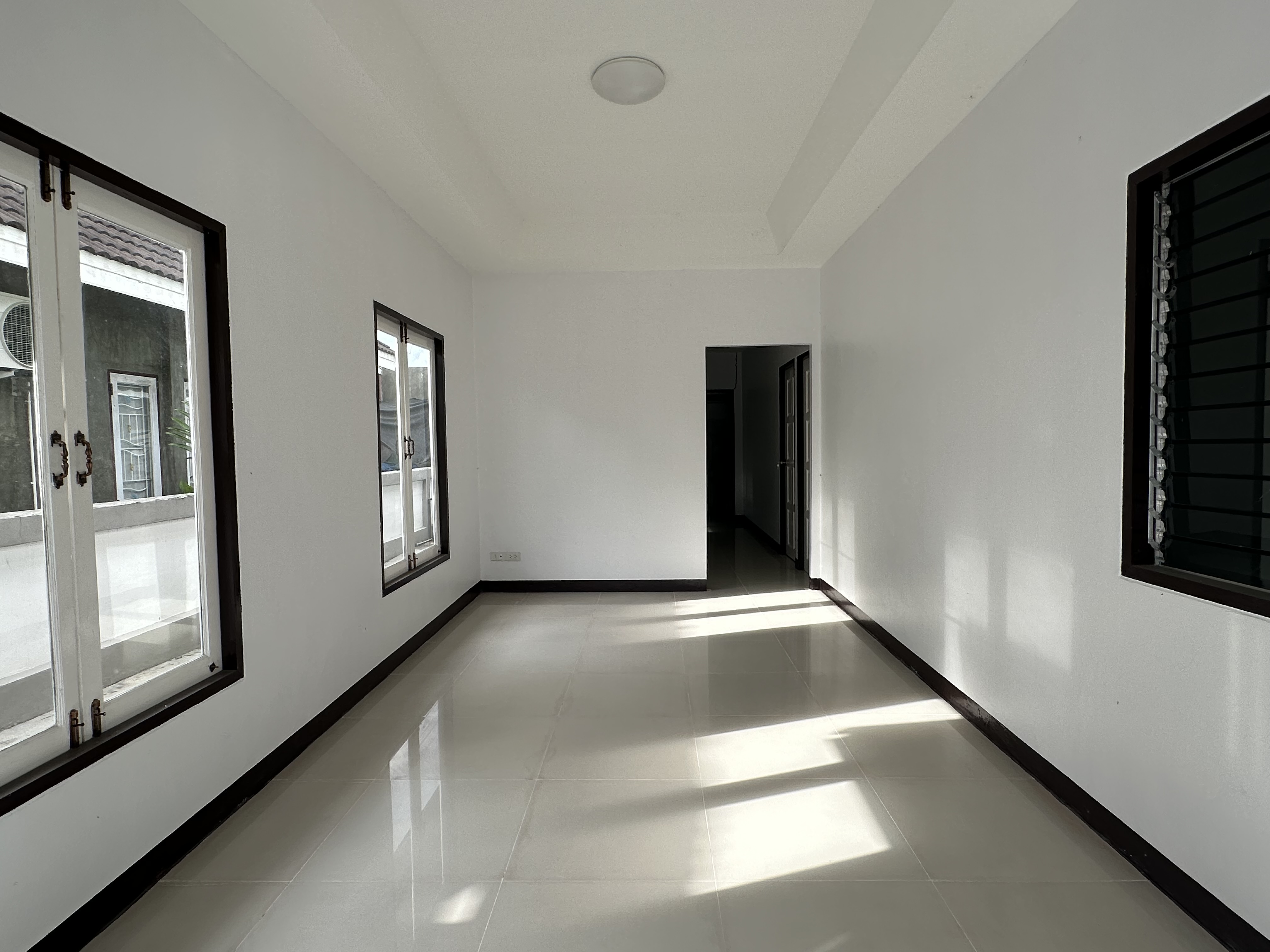บ้านเดี่ยว โครงการสุรัตน์ฟอร์เรสต์ บ้านฉาง : ปรับปรุงใหม่