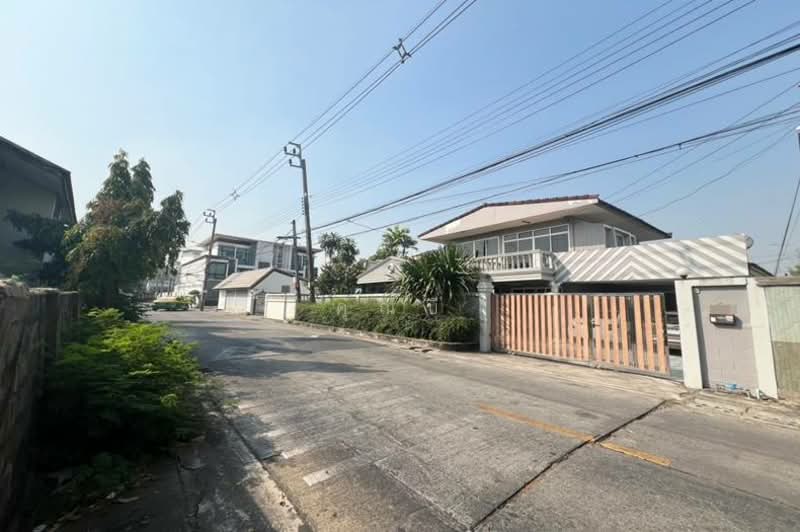 หมู่บ้านอมรพันธ์ 9, Bangkok