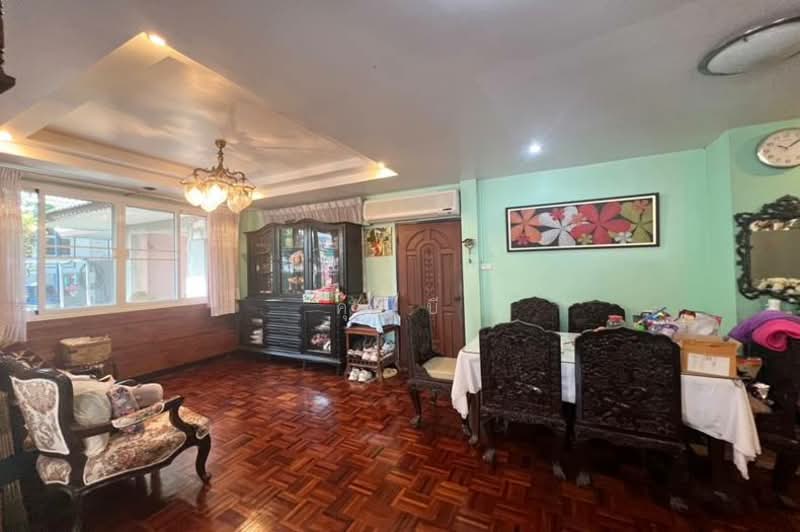 หมู่บ้านอมรพันธ์ 9, Bangkok