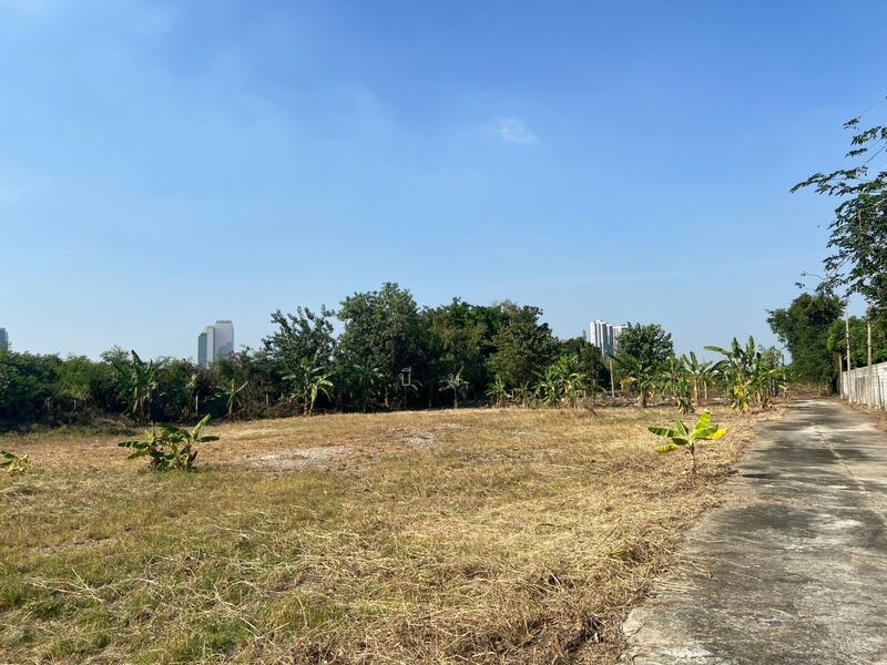 Large Land Plot on Rama 9 Road, Bangkok