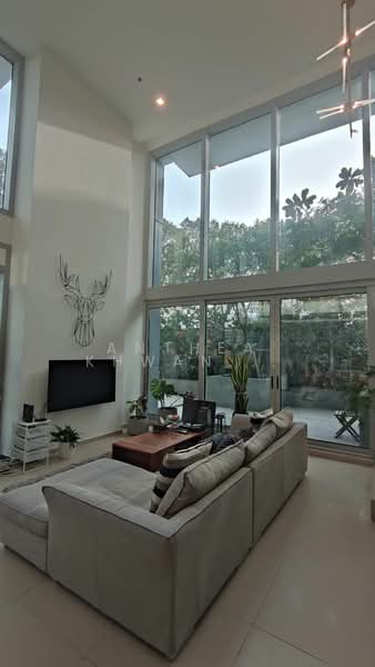 The River by Raimon Land, Bangkok
