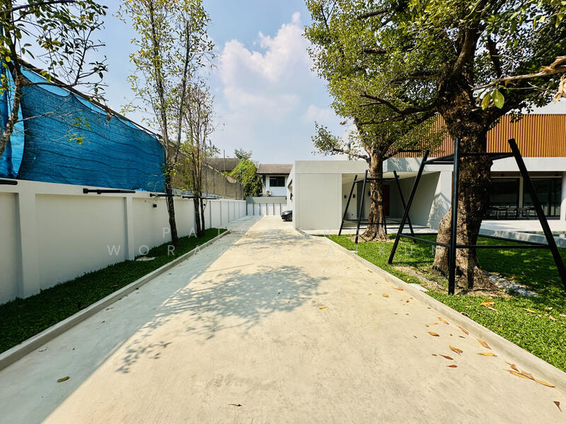 Navatanee Residence, Bangkok
