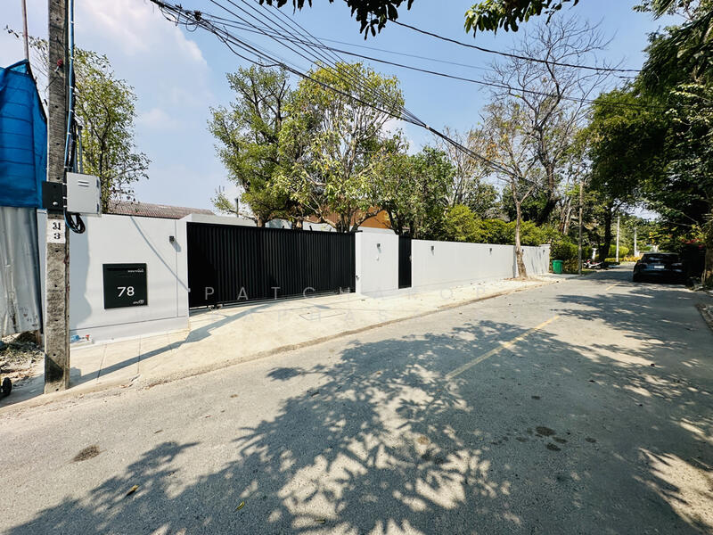 Navatanee Residence, Bangkok