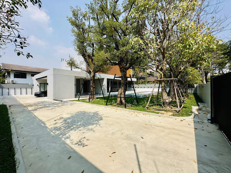 Navatanee Residence, Bangkok