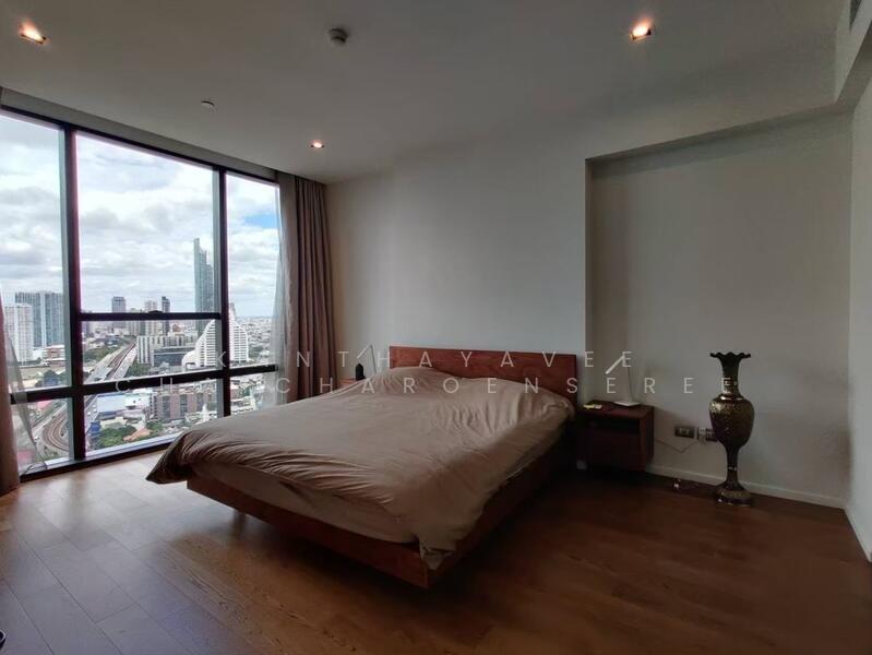 The Bangkok Sathorn, Bangkok