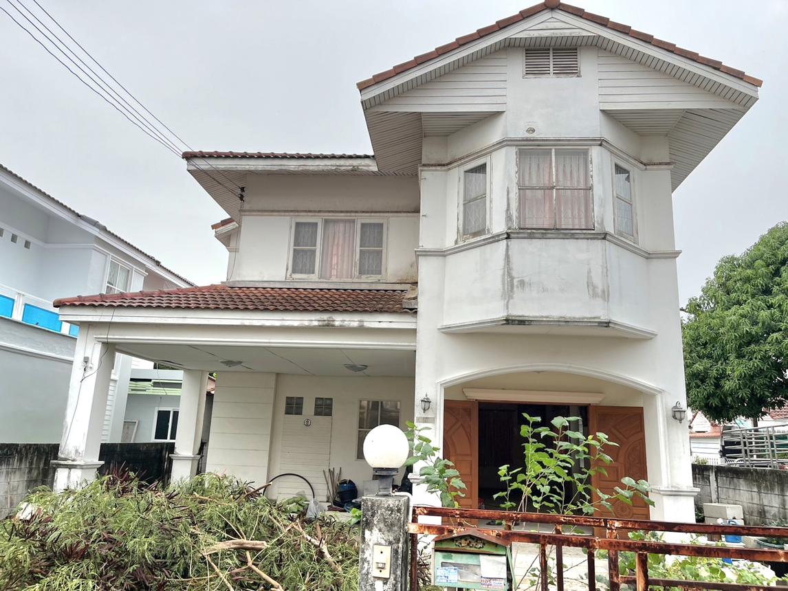 บ้านเดี่ยว 2 ชั้น เนื้อที่ 120 ตารางวา ราคา 2.8 ล้านบาท ใกล้ชายหาดบางแสน