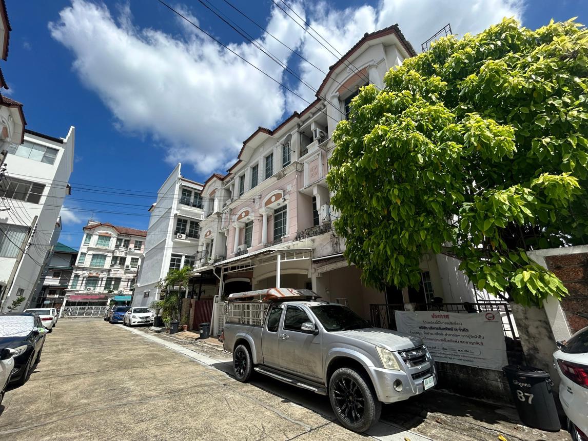 ทาวน์เฮ้าส์ บ้านกลางเมือง พระราม9- ลาดพร้าว วังทองหลาง กรุงเทพมหานคร
