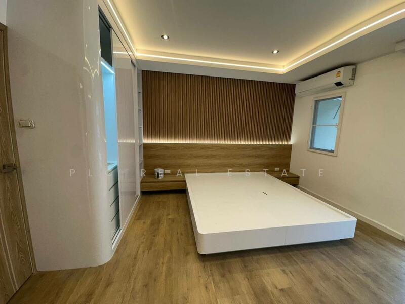 Spacious 4 Bedroom Townhouse for sale in Thepprasit Pattaya, Chon Buri (Pattaya)
