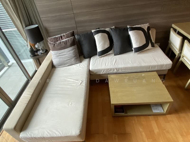 Issara @ 42 Sukhumvit, Bangkok