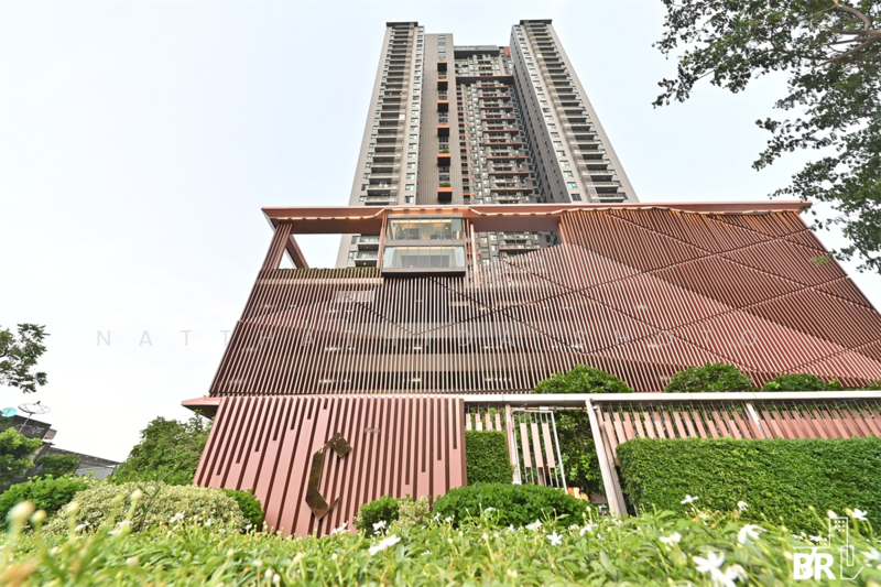C Ekkamai, Bangkok