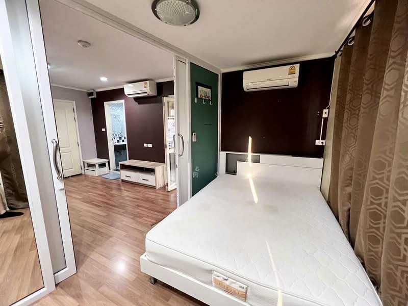 Lumpini Place Narathiwas 24, Bangkok