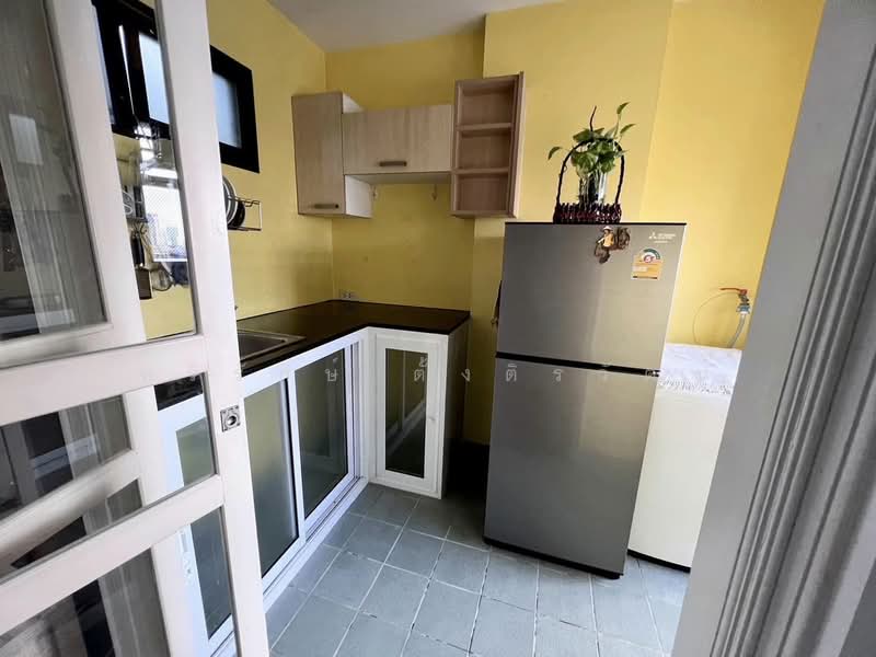 Lumpini Place Narathiwas 24, Bangkok