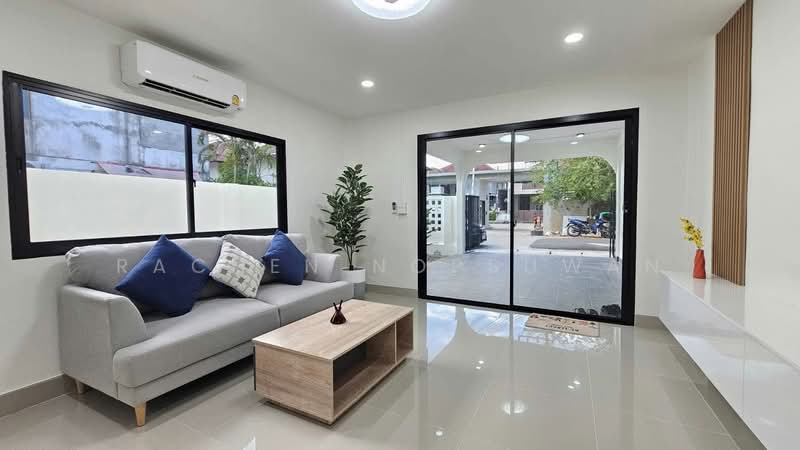 Urgent sale! House with yard in Hat Yai city, Rat Uthit area. 3 bedrooms, 2 bathrooms, 30 square wa, Songkhla